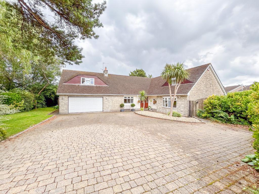 Watts Close, Rogerstone, NP10 5 bed detached house for sale £799,950