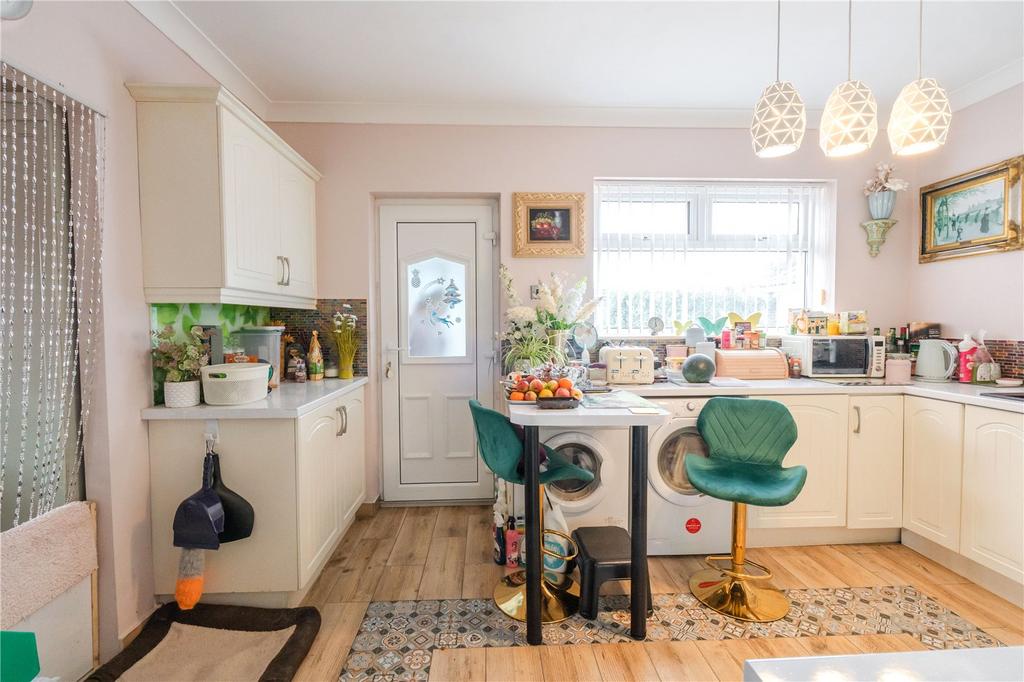 Kitchen (2)