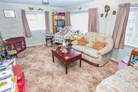 2 bedroom park home for sale, Fleet Road, Farnborough GU14