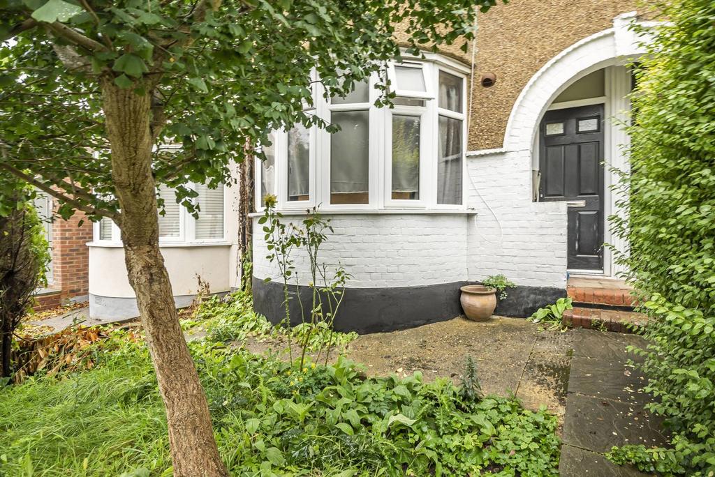 Holders Hill Crescent, Mill Hill, London, NW4 2 bed for sale