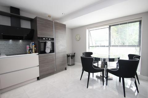 2 bedroom flat for sale, Garmont Road, Chapel Allerton, Leeds, LS7