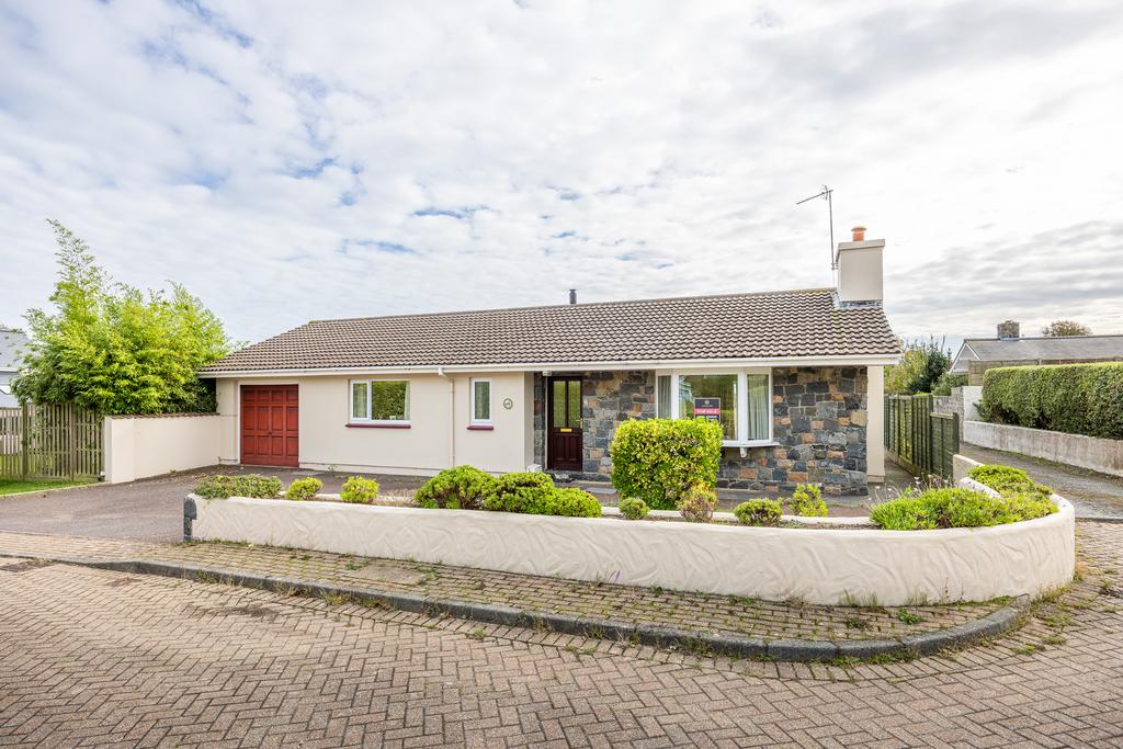 Calais Road, St. Martin, Guernsey 2 bed detached bungalow for sale £
