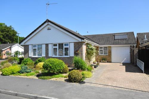 Beautifully Presented 3 Bedroom Detached Bungalow