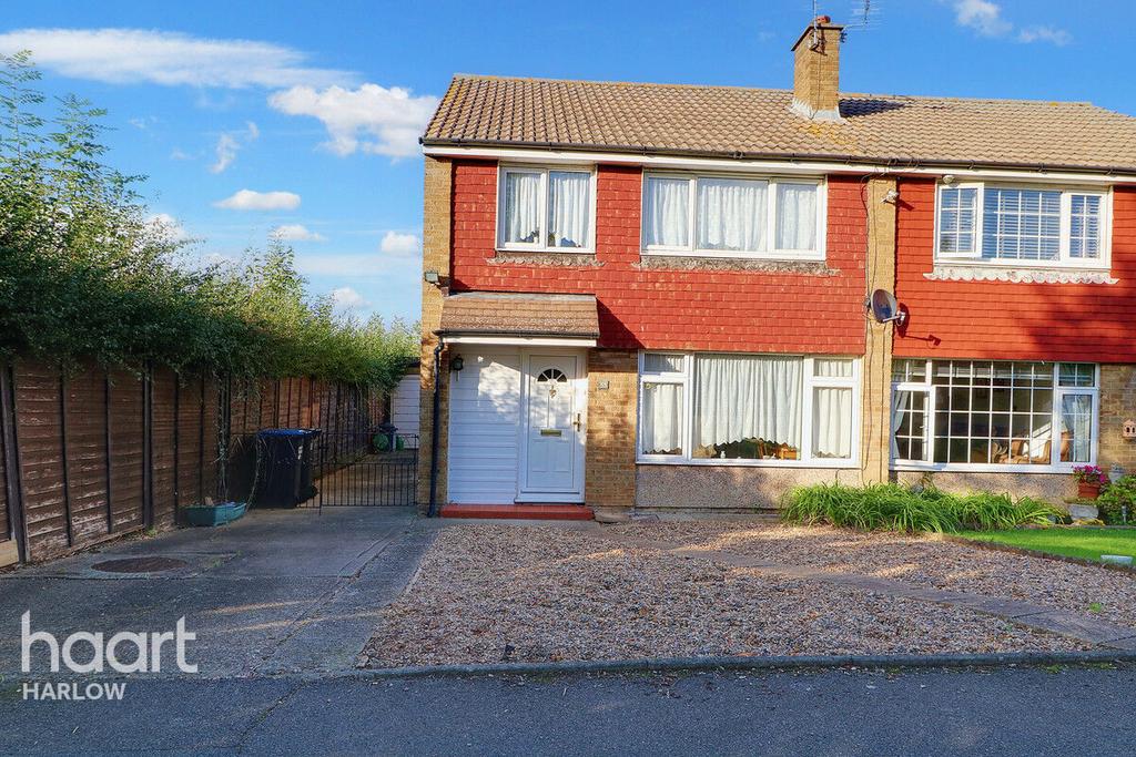 Deer Park Harlow 3 Bed Semi Detached House For Sale £425 000