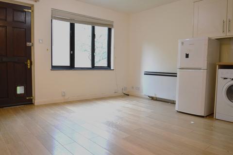 1 bedroom apartment to rent, Maypole Road, Taplow, Maidenhead, SL6