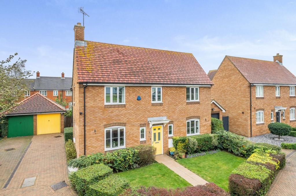 Lincroft, Cranfield, Bedford 4 bed detached house £500,000