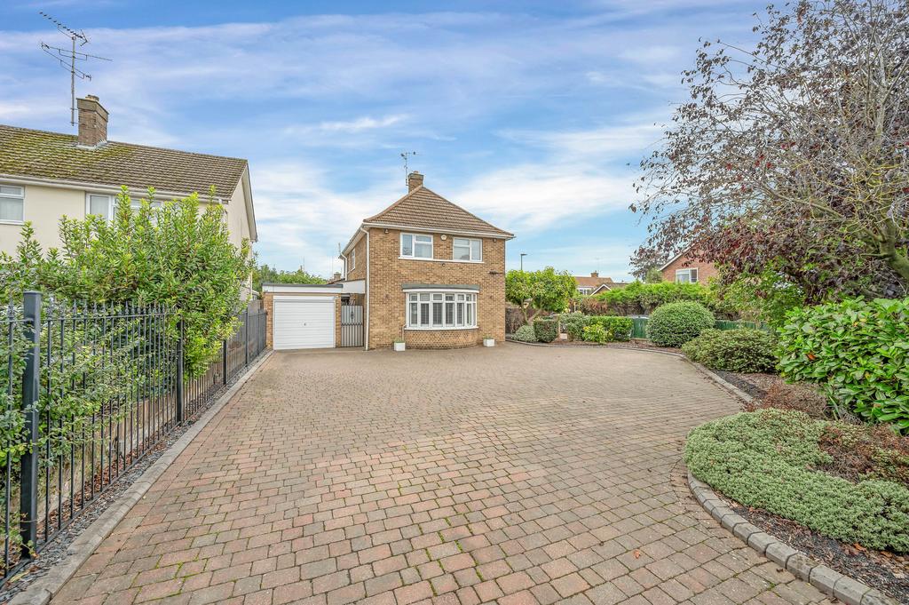 Dogsthorpe Road, Peterborough, PE1 3 bed detached house for sale £390,000