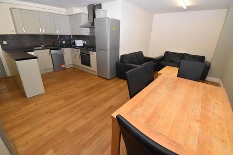 6 bedroom private hall to rent, Station House, Old Warwick Road, Leamington Spa