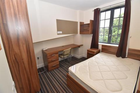 6 bedroom private hall to rent, Station House, Old Warwick Road, Leamington Spa