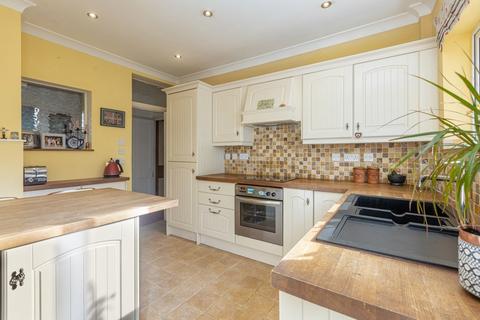 4 bedroom semi-detached house for sale - Old Mill Road, Torquay TQ2