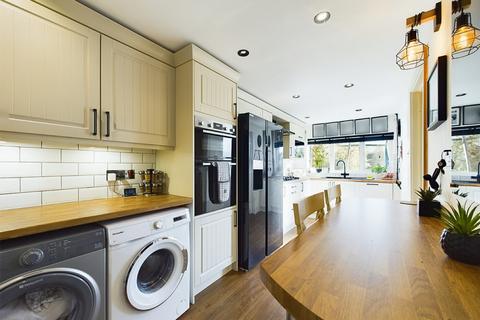 8 Jacomb Drive, Lower Broadheath, Worcester, WR2 6SG