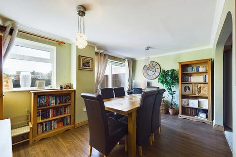 8 Jacomb Drive, Lower Broadheath, Worcester, WR2 6SG