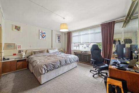 4 bedroom flat for sale, Platts Lane, Hampstead NW3