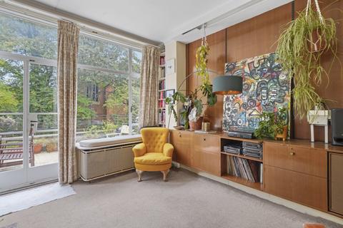 4 bedroom flat for sale, Platts Lane, Hampstead NW3
