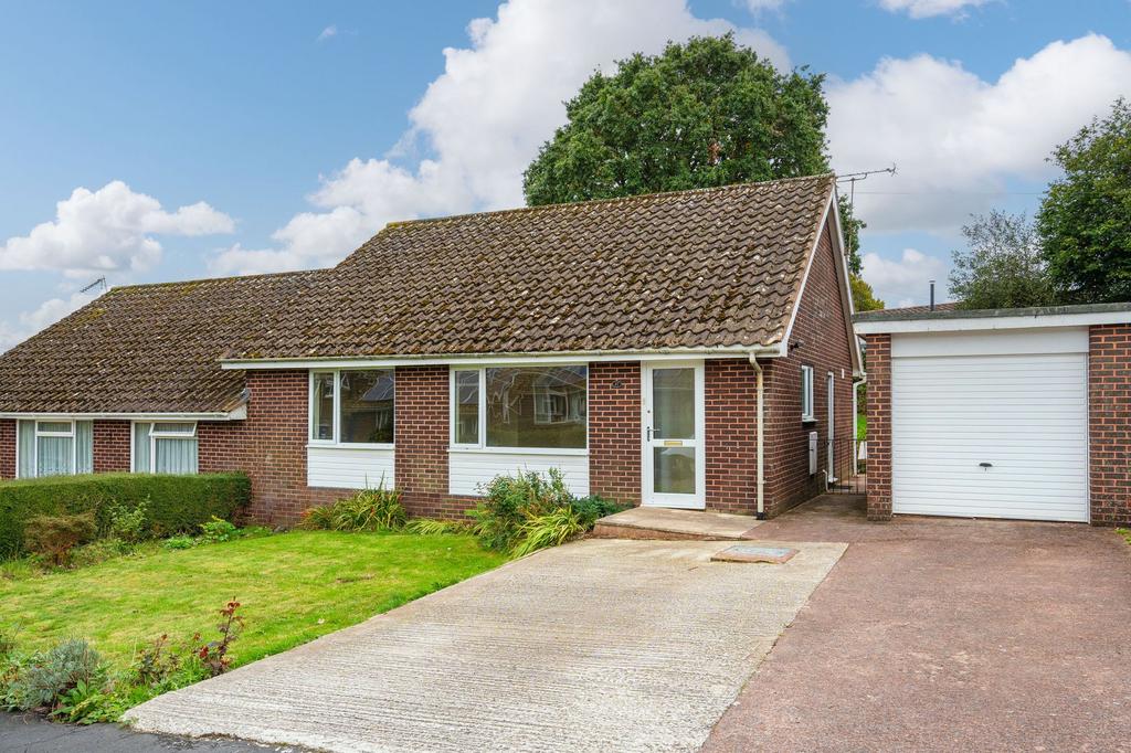 Glebelands, Cheriton EX6 2 bed property to rent £900 pcm (£