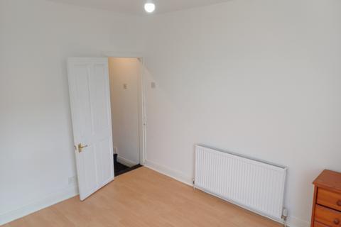 3 bedroom terraced house to rent, Western Road, Leicester LE3