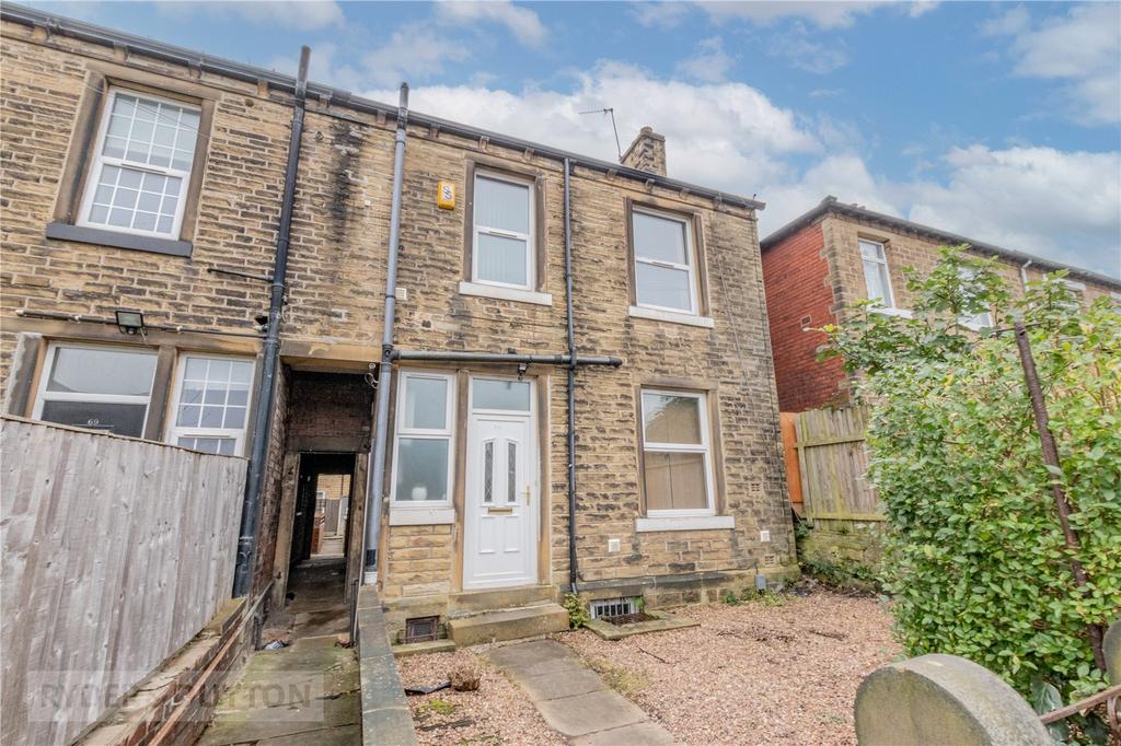 Clement Street, Birkby, Huddersfield, West Yorkshire, HD1 3 bed end of terrace house for sale