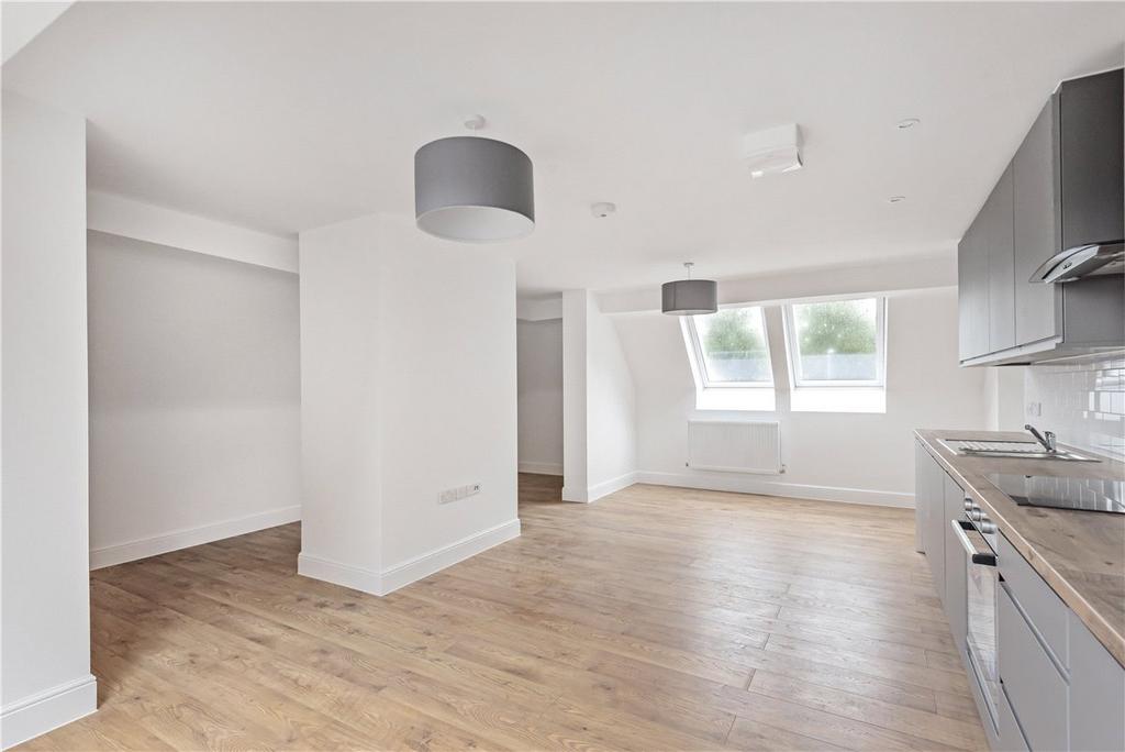 Trinity Avenue, Northampton, NN2 1 bed apartment £825 pcm (£190 pw)