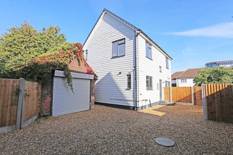 4 bedroom retirement property for sale - Chawdewell Close, Chadwell Heath, RM6