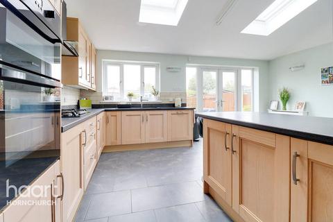 22 Windsor Road, Hornchurch, RM11 1PD