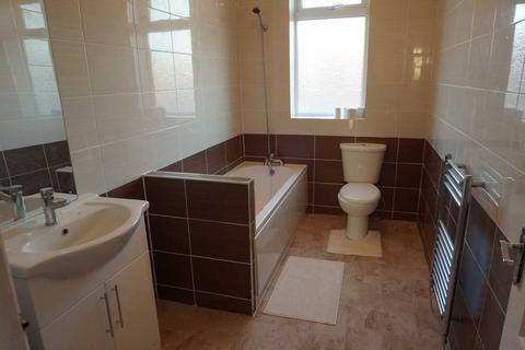 5 bedroom end of terrace house for sale - Station Road, Manchester M27