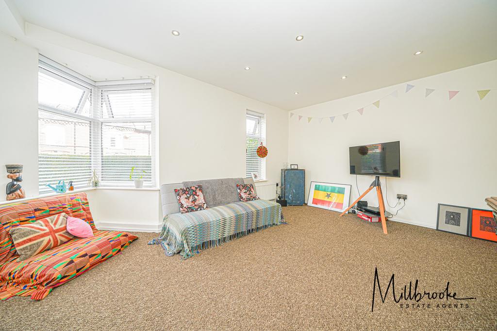 Leigh Road, Boothstown, Manchester, M28 2 bed apartment £825 pcm (£190 pw)