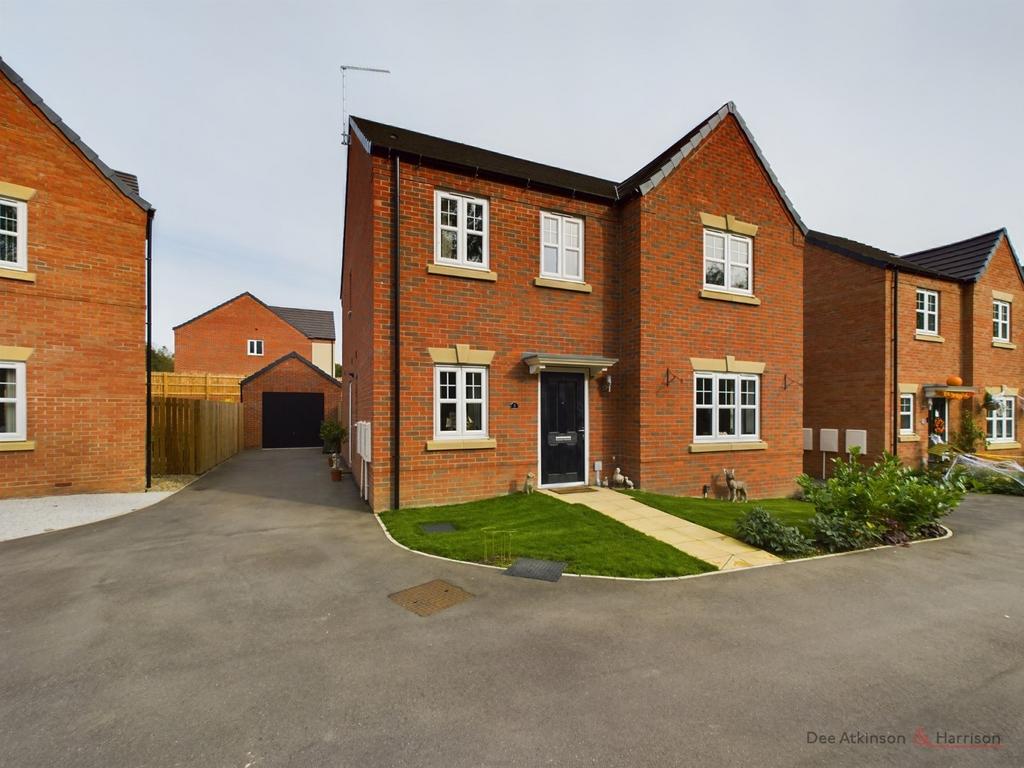 4 Bedroom Detached House - For Sale