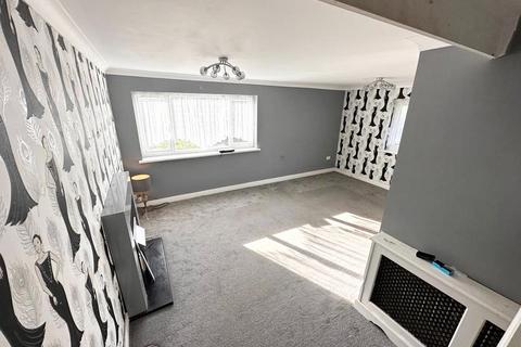 4 bedroom end of terrace house for sale, Avondale Walk, Canvey Island