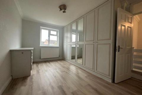 4 bedroom link detached house to rent, Slough,  Berkshire,  SL2