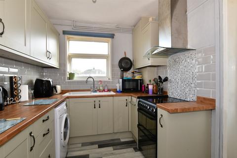 152 Frindsbury Road, Rochester, ME2 4JG
