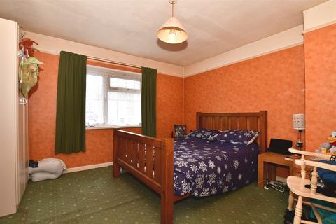 152 Frindsbury Road, Rochester, ME2 4JG
