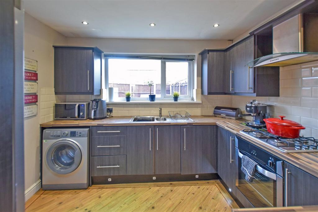 Kilsby Drive, Widnes 3 bed detached house for sale £230,000