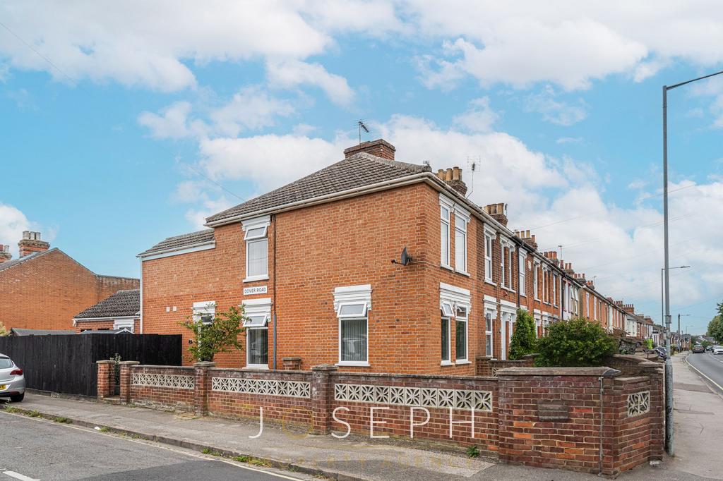 Dover Road, Ipswich, IP3 3 bed end of terrace house for sale £260,000