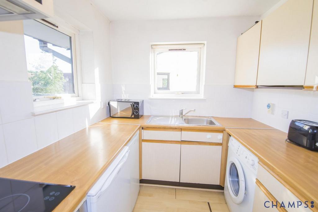 1 Bed Flat with separate kitchen, Barnfield Place