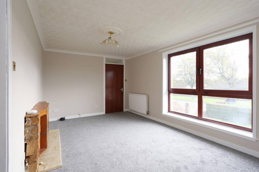 184 Park Road West, Rosyth, KY11 2SY 3 bed semidetached house £140,000