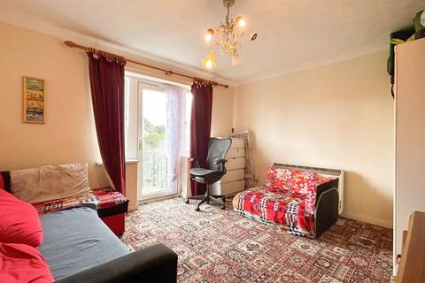 1 bedroom flat for sale, Oast Court, Sittingbourne