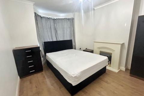 1 bedroom in a house share to rent, Westbourne Road,  Croydon, CR0