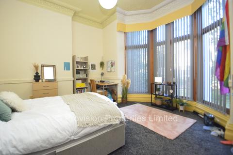 11 bedroom end of terrace house to rent, St Johns Terrace, Hyde Park LS6
