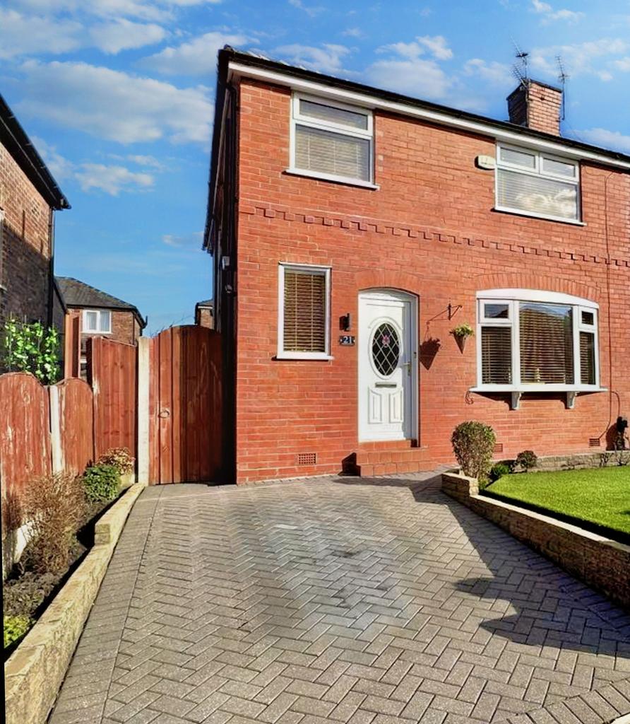 Heathfield Drive, Swinton, M27 3 bed semidetached house for sale £280,000