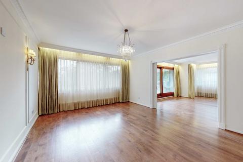 3 bedroom apartment to rent, Avenue Road, St John's Wood, London, NW8