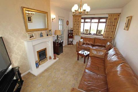 3 bedroom end of terrace house for sale, Kemberton Close, Finchfield, Wolverhampton, WV3