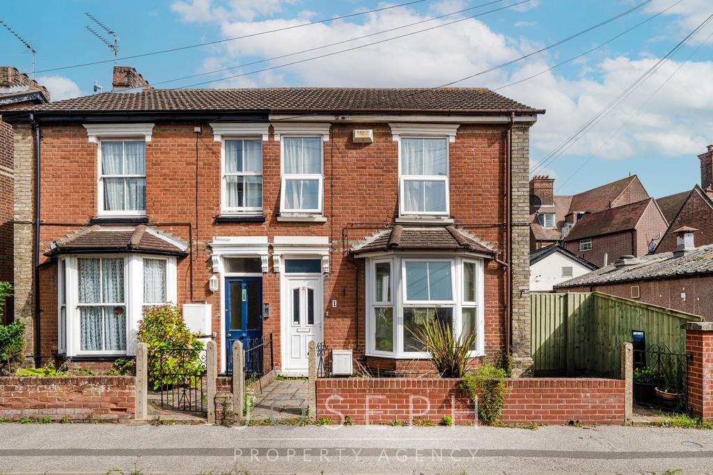 Highfield Road, Felixstowe, IP11 3 bed end of terrace house for sale