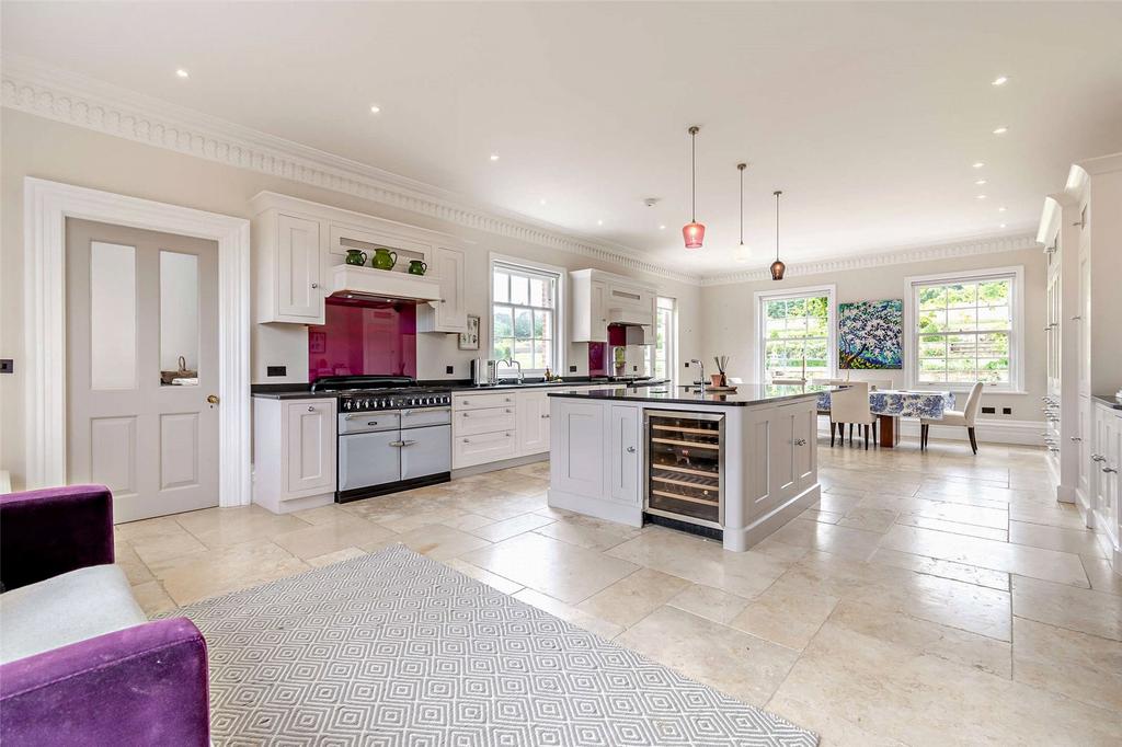 Kitchen/Breakfast Rm