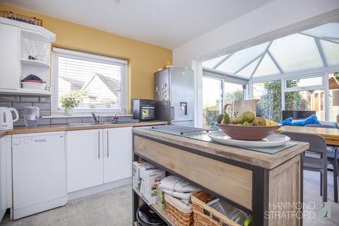 2 bedroom detached bungalow for sale - Granary Road, Attleborough