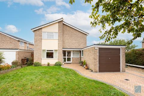 4 bedroom detached house for sale, Peregrine Close, Diss
