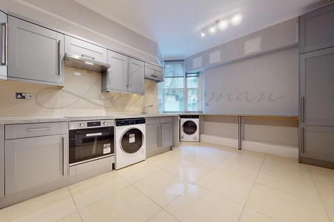 4 bedroom flat to rent, Bickenhall Street, Marylebone, W1