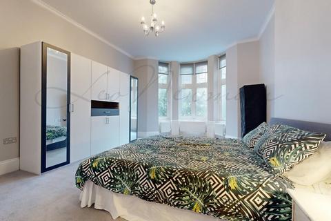 4 bedroom flat to rent, Bickenhall Street, Marylebone, W1