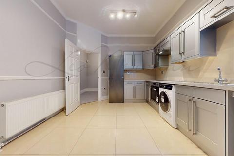 4 bedroom flat to rent, Bickenhall Street, Marylebone, W1