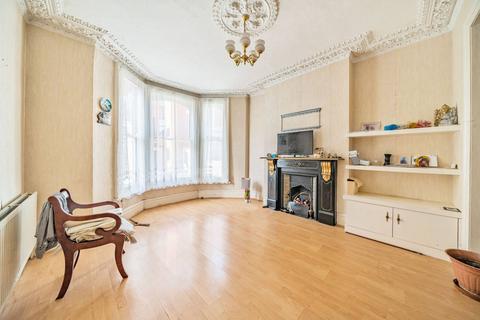 6 bedroom end of terrace house for sale, Ilminster Gardens, Clapham Junction, London, SW11