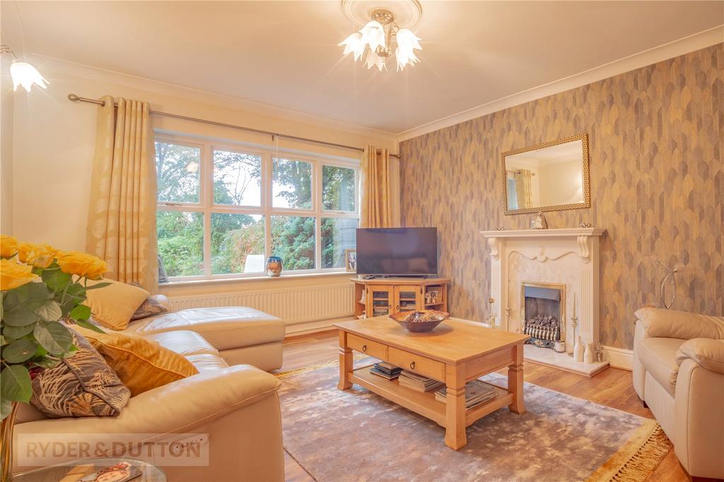 Manchester Road, Castleton, Rochdale, Greater Manchester, OL11 4 bed